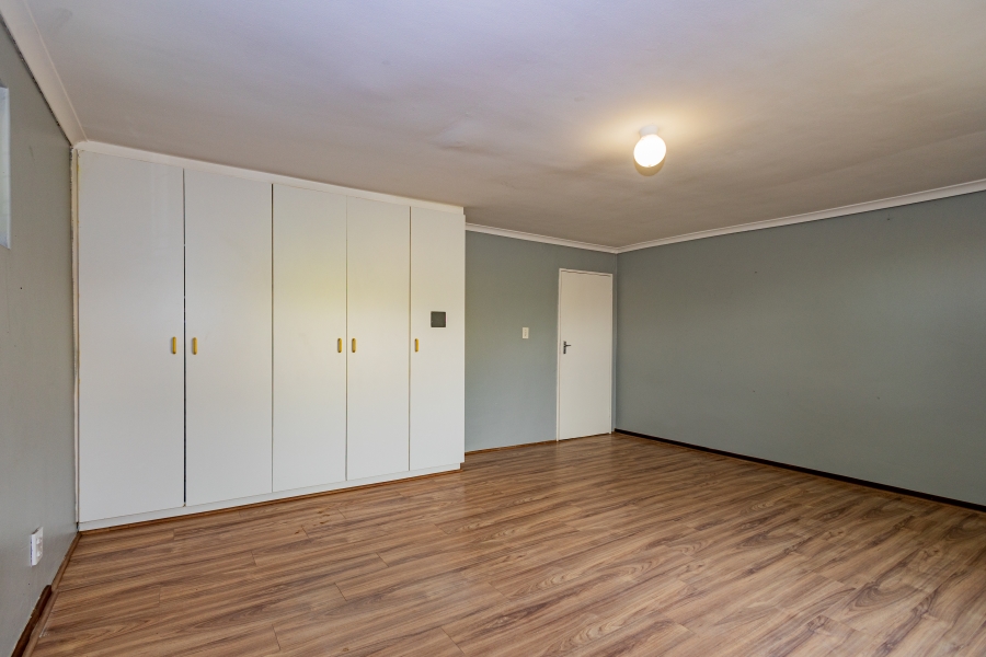 5 Bedroom Property for Sale in De Bron Western Cape